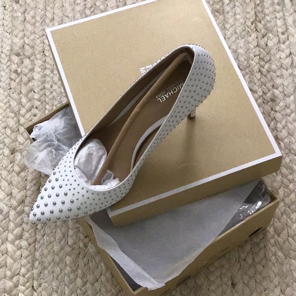 Leather Pump - Picture 4 of 5